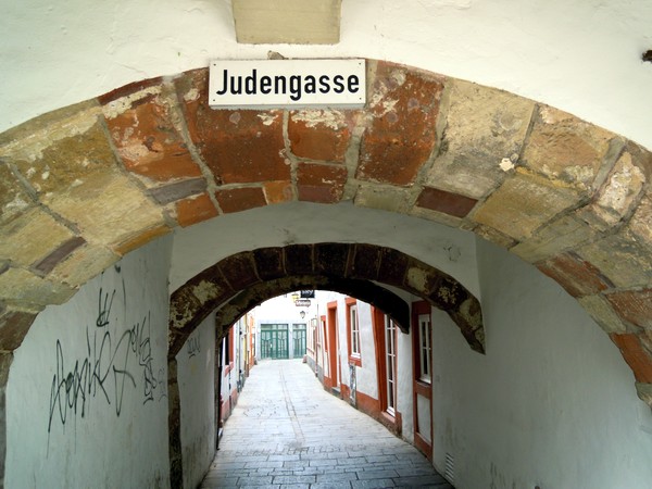 Judengasse mit Straßenschild